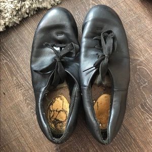 Black capezio tap shoes